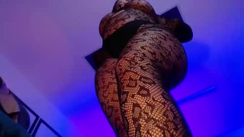 Snapshot of victoria_monteroo chatting on February 28, 12:10 am Call me Vic online show from February 28, 12:10 am