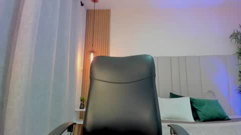 VICTORIA  online show from June 27, 1:39 pm