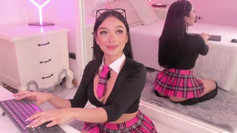 Snapshot of victoria_watsson chatting on December 29, 12:01 pm victoria_watsson online show from December 29, 12:01 pm