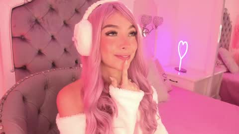 Snapshot of victoria_watsson chatting on February 2, 12:13 pm victoria_watsson online show from February 2, 12:13 pm