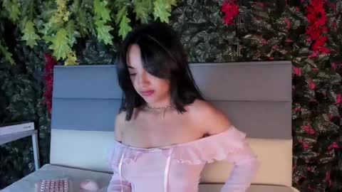 Snapshot of victoriaa2_doll chatting on October 7, 12:31 pm victoriaa2_doll online show from October 7, 12:31 pm