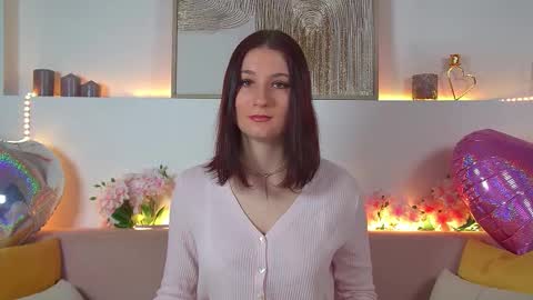 Snapshot of victoriaardern chatting on February 15, 6:23 am Victoria online show from February 15, 6:23 am