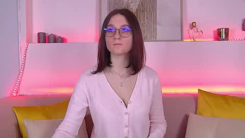 Snapshot of victoriaardern chatting on February 1, 6:32 am Victoria online show from February 1, 6:32 am