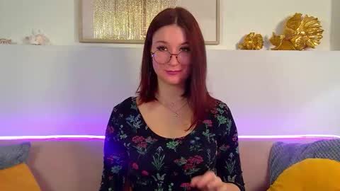 Snapshot of victoriaardern chatting on September 25, 7:07 am Victoria online show from September 25, 7:07 am