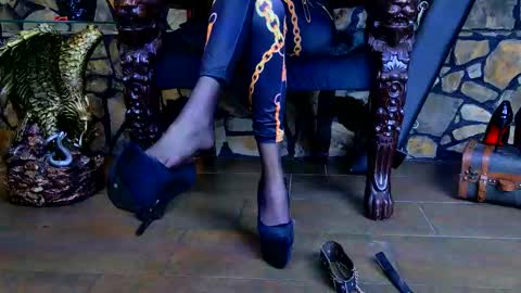 Victoria Heller online show from December 1, 6:50 am