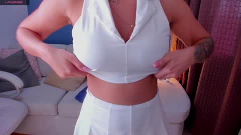 Snapshot of victorialeia chatting on January 10, 10:15 pm Victoria online show from January 10, 10:15 pm