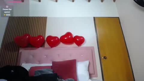 Snapshot of victoriamil1 chatting on February 17, 8:27 pm victoriamil1 online show from February 17, 8:27 pm