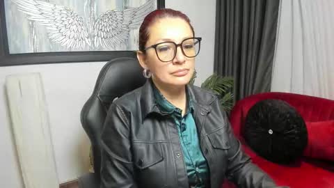 victoriapaker online show from March 3, 11:38 am