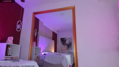 Maria Victoria online show from November 27, 11:57 am