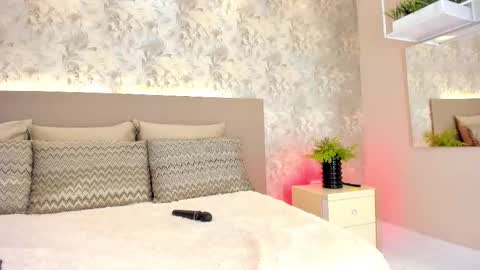 Victoria Shelby  online show from March 9, 6:00 pm