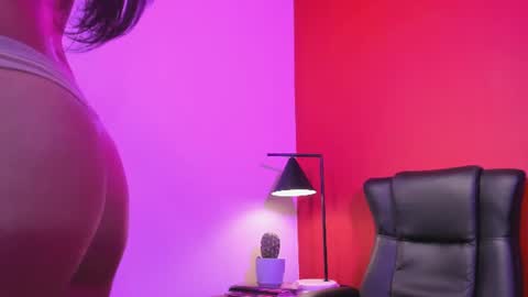 victoriazaenz online show from July 10, 4:02 am