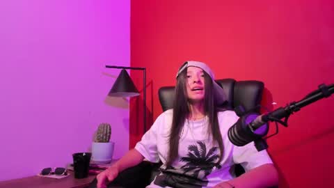 victoriazaenz online show from July 13, 4:24 am