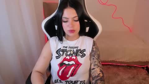 Snapshot of victoryyy__ chatting on September 20, 8:29 pm V I C T O R I A online show from September 20, 8:29 pm