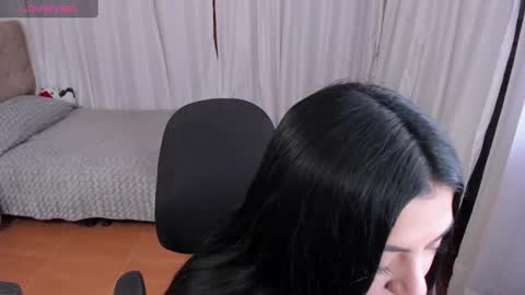 Snapshot of victoryyy__ chatting on December 22, 9:31 pm V I C T O R I A online show from December 22, 9:31 pm