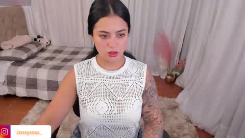 Snapshot of victoryyy__ chatting on December 6, 9:01 pm V I C T O R I A online show from December 6, 9:01 pm