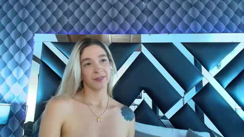 Snapshot of victtoria_lee chatting on January 30, 8:21 pm victtoria lee online show from January 30, 8:21 pm