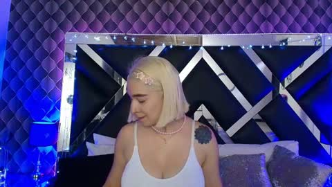victtoria lee online show from July 1, 7:35 pm