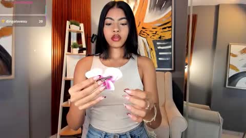 Snapshot of vienah chatting on September 19, 8:08 pm Karla online show from September 19, 8:08 pm