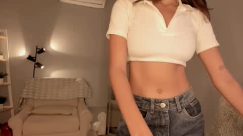 Snapshot of vienah chatting on February 27, 3:59 pm Karla online show from February 27, 3:59 pm