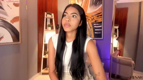 Snapshot of vienah chatting on October 4, 12:55 pm Karla online show from October 4, 12:55 pm