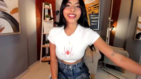 Snapshot of vienah chatting on September 15, 7:43 pm Karla online show from September 15, 7:43 pm