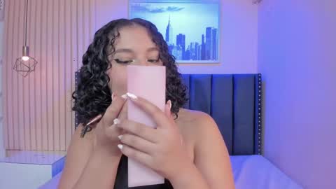 Snapshot of viiolett_lee chatting on September 10, 8:53 pm Viiolett online show from September 10, 8:53 pm