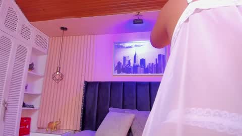 Snapshot of viiolett_lee chatting on January 15, 7:12 pm Viiolett online show from January 15, 7:12 pm