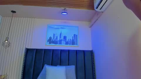 Snapshot of viiolett_lee chatting on January 18, 7:15 pm Viiolett online show from January 18, 7:15 pm