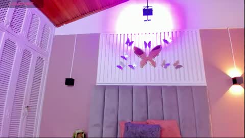 Snapshot of viiolett_lee chatting on January 5, 2:30 pm Viiolett online show from January 5, 2:30 pm