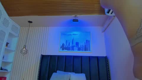 Snapshot of viiolett_lee chatting on January 14, 7:53 pm Viiolett online show from January 14, 7:53 pm