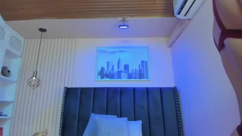 Snapshot of viiolett_lee chatting on January 31, 8:01 pm Viiolett online show from January 31, 8:01 pm