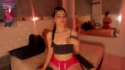 Snapshot of viiolettlopez chatting on September 22, 1:20 pm Violet online show from September 22, 1:20 pm