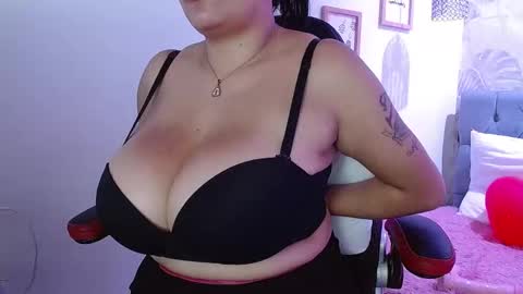 Snapshot of viiolleta chatting on February 21, 1:11 pm viioleta online show from February 21, 1:11 pm