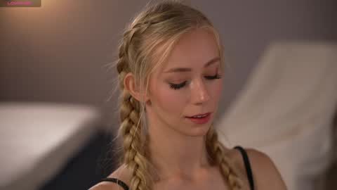 vika54784 online show from October 31, 6:26 am