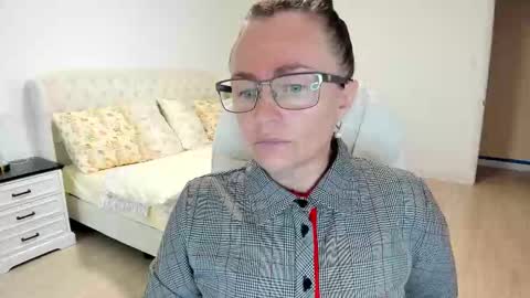 Snapshot of vika7333 chatting on September 18, 2:48 pm Ukrainian-woman online show from September 18, 2:48 pm