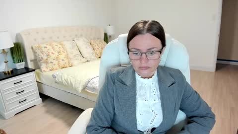 Snapshot of vika7333 chatting on September 24, 11:42 am Ukrainian-woman online show from September 24, 11:42 am