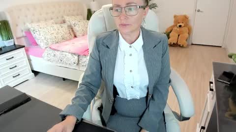 Ukrainian-woman online show from October 20, 7:50 pm