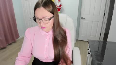Snapshot of vika7333 chatting on December 17, 1:05 pm Ukrainian-woman online show from December 17, 1:05 pm