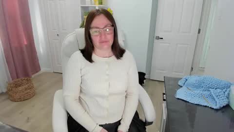 Snapshot of vika7333 chatting on February 14, 2:54 pm Ukrainian-woman online show from February 14, 2:54 pm
