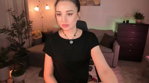 Snapshot of vikibellson chatting on October 17, 6:11 pm Viki Bellson online show from October 17, 6:11 pm