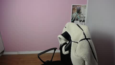 viktoria_lovely online show from March 4, 6:15 am