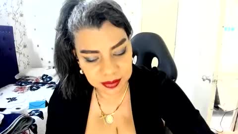 VIKY ADAMS online show from June 4, 1:48 pm