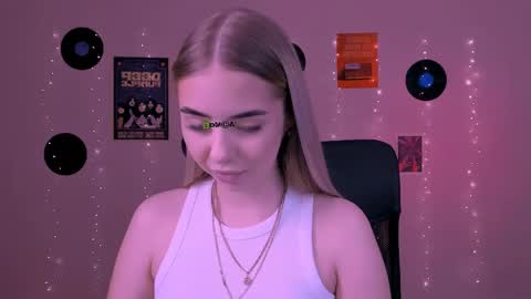 viola_sweet_ online show from May 29, 8:45 am