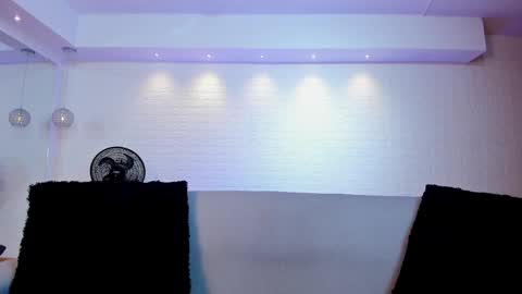 Snapshot of violeet_scott chatting on September 19, 11:09 am Violett Everyday From 0530 to 1430 Col Time online show from September 19, 11:09 am