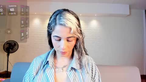 Snapshot of violeet_scott chatting on February 26, 10:38 am Violett Everyday From 0530 to 1430 Col Time online show from February 26, 10:38 am