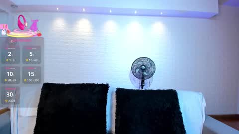 Snapshot of violeet_scott chatting on September 25, 10:58 am Violett Everyday From 0530 to 1430 Col Time online show from September 25, 10:58 am