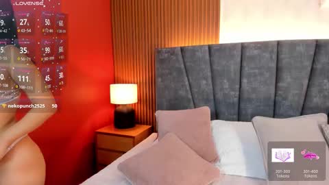 Violet online show from November 13, 6:40 pm