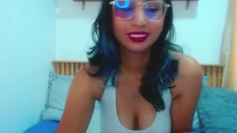 V I O L E T  online show from May 22, 2:26 pm