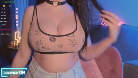 Snapshot of violet____h chatting on September 16, 7:55 pm violet____h online show from September 16, 7:55 pm
