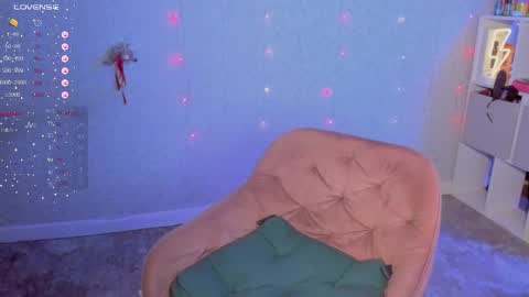 Snapshot of violet____h chatting on January 27, 9:33 pm violet____h online show from January 27, 9:33 pm